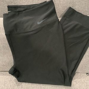 Dry fit Nike crop leggings